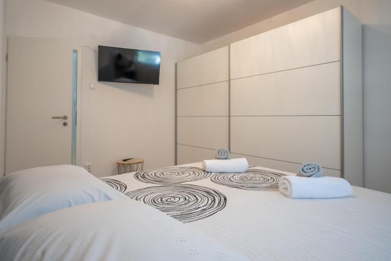 Apartman Mirjana Apartamento Split Exterior foto