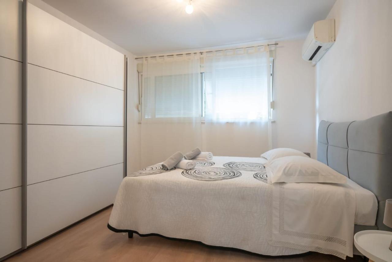 Apartman Mirjana Apartamento Split Exterior foto