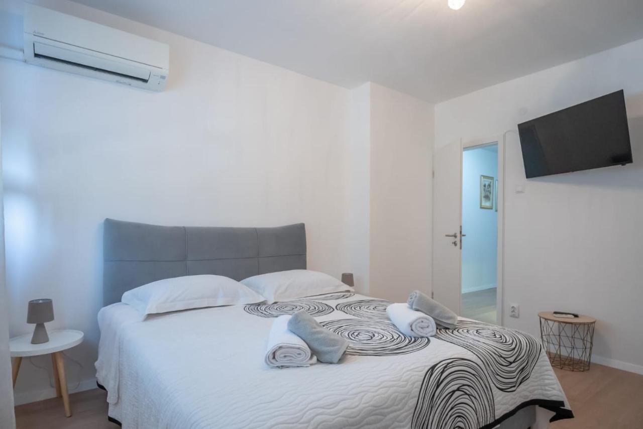 Apartman Mirjana Apartamento Split Exterior foto