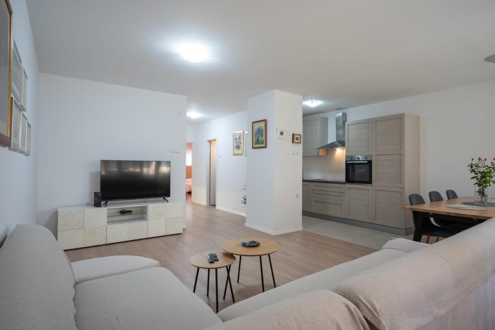 Apartman Mirjana Apartamento Split Exterior foto
